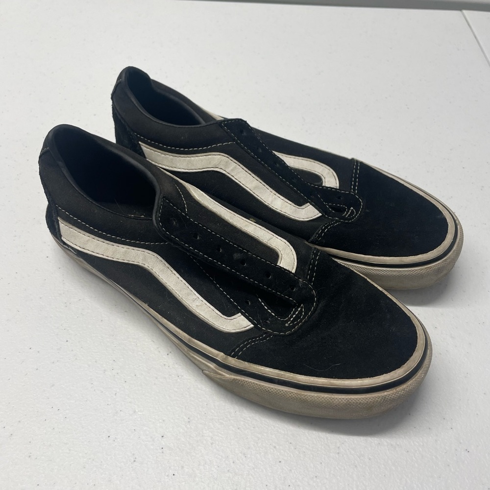 Vans shoes (need laces)